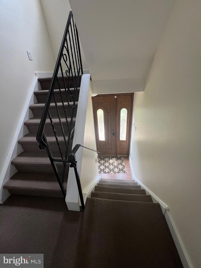 9911 Lackland Dr, Philadelphia, PA 19114 - photo 5