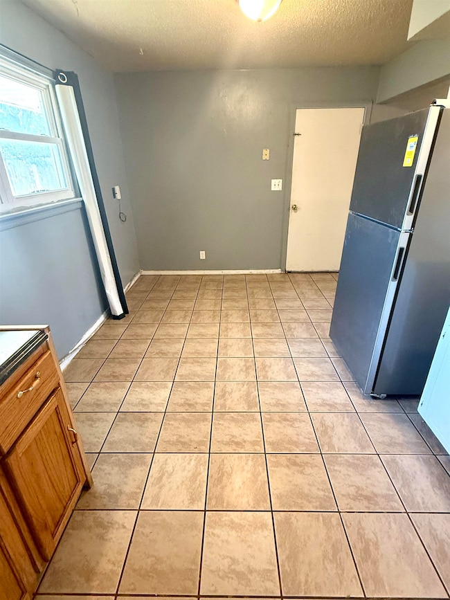 1410 N Ferguson St, Enid, OK 73701 - photo 7