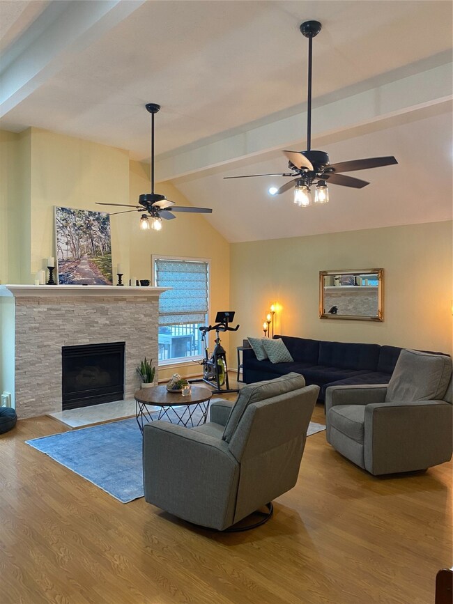 2012 Stapleton Dr, Friendswood, TX 77546 - photo 2