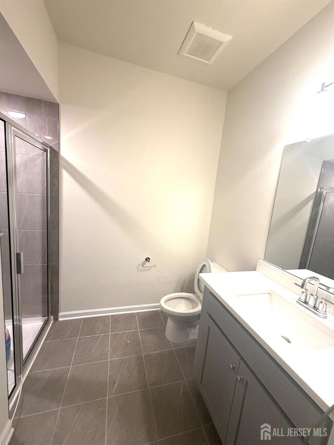 808 Sadie Cir, New Brunswick, NJ 08901 - photo 5