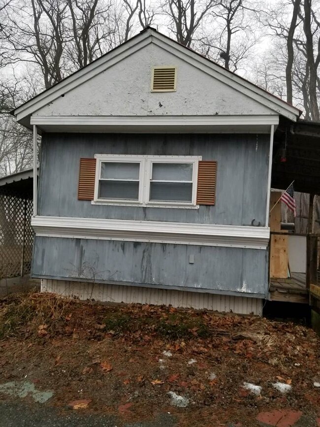 18 Lower Landing Park, Charlestown, NH 03603 - photo 2