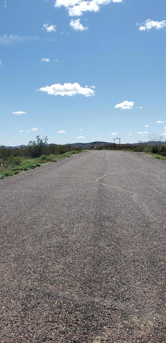 21855 Gibson Way unit 5, Wickenburg, AZ 85390 - photo 5