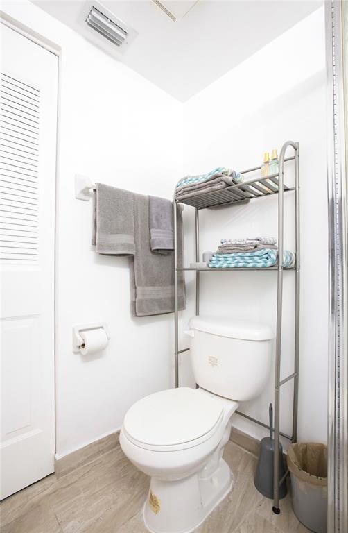 2600 JUNIPER DR., UNIT 103; FRONT BATHROOM