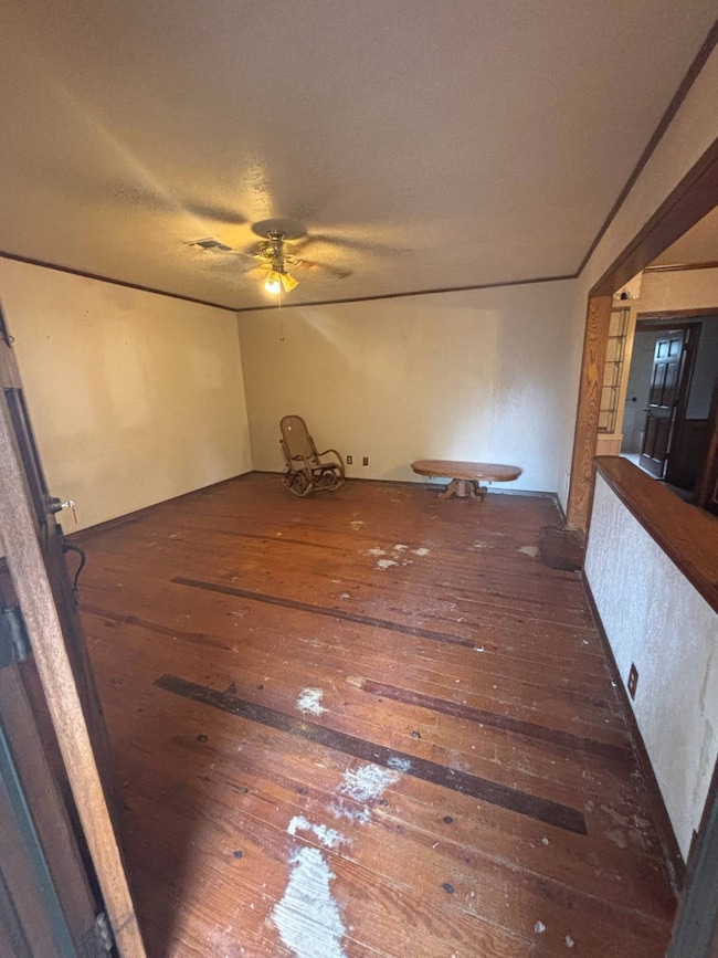 805 W Clayton St, Hugo, OK 74743 - photo 2