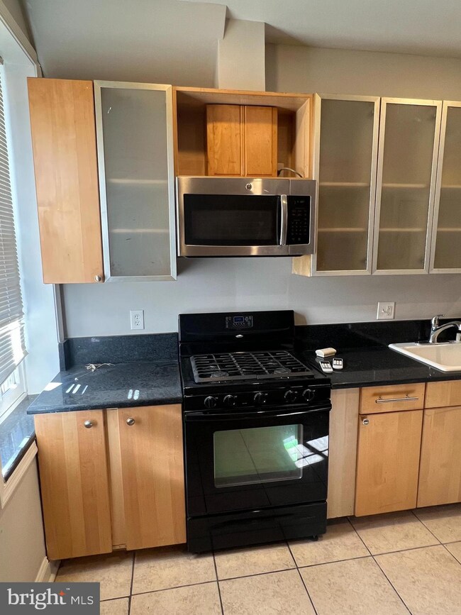 867 Reinhart St, Baltimore, MD 21230 - photo 5