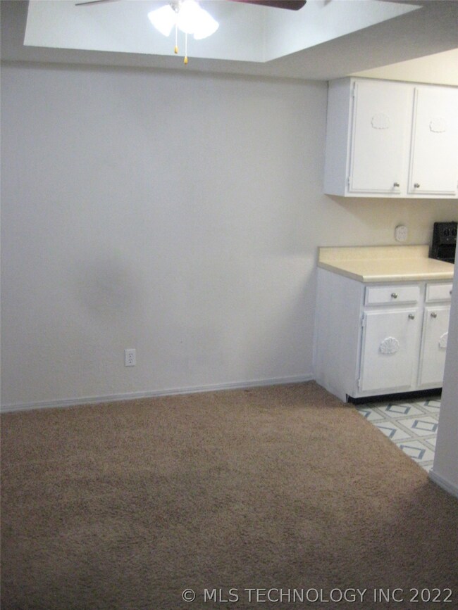 Breakfast Area w/Ceiling Fan & Coved Ceilings