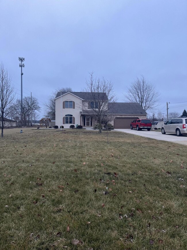 496 Scott St, Saint Marys, OH 45885 - photo 4