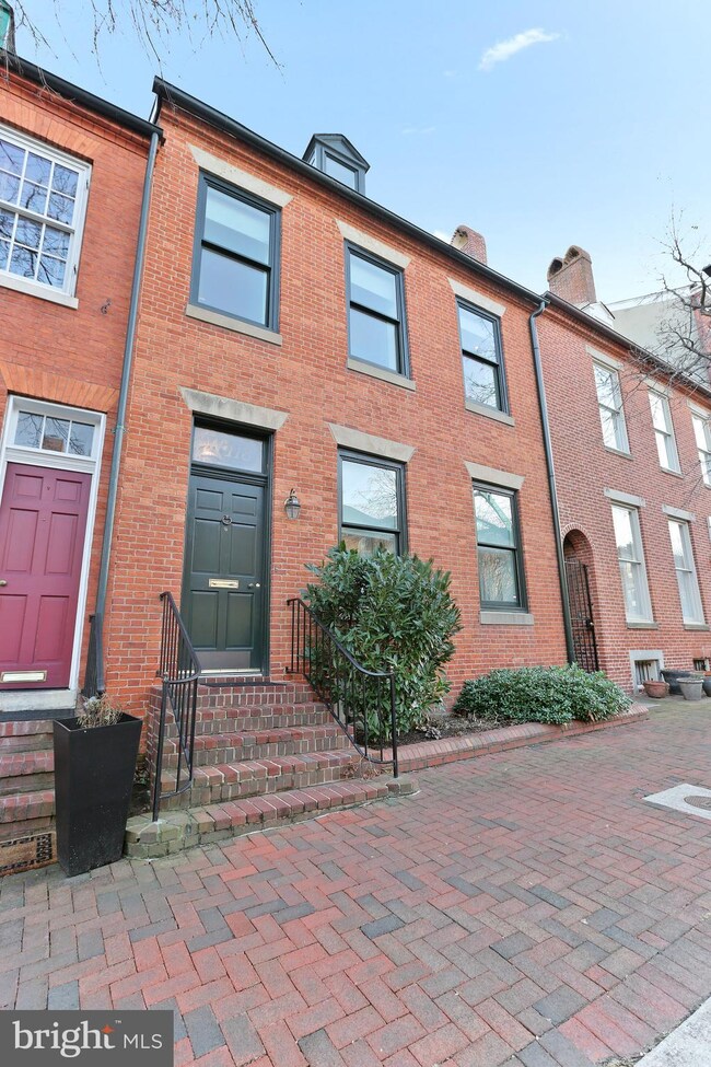 113 W Barre St, Baltimore, MD 21201 - photo 4