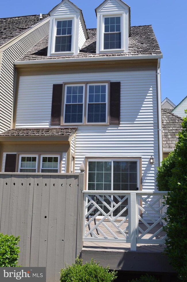 12839 Mill Brook Ct, Woodbridge, VA 22192 - photo 5