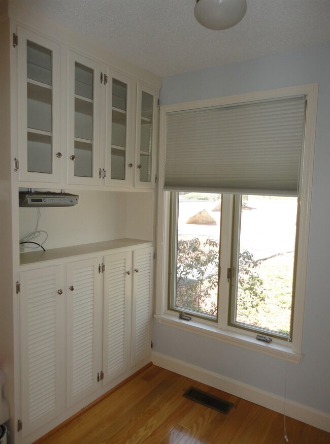 32 Quarry Cir, Milford, NH 03055 - photo 5