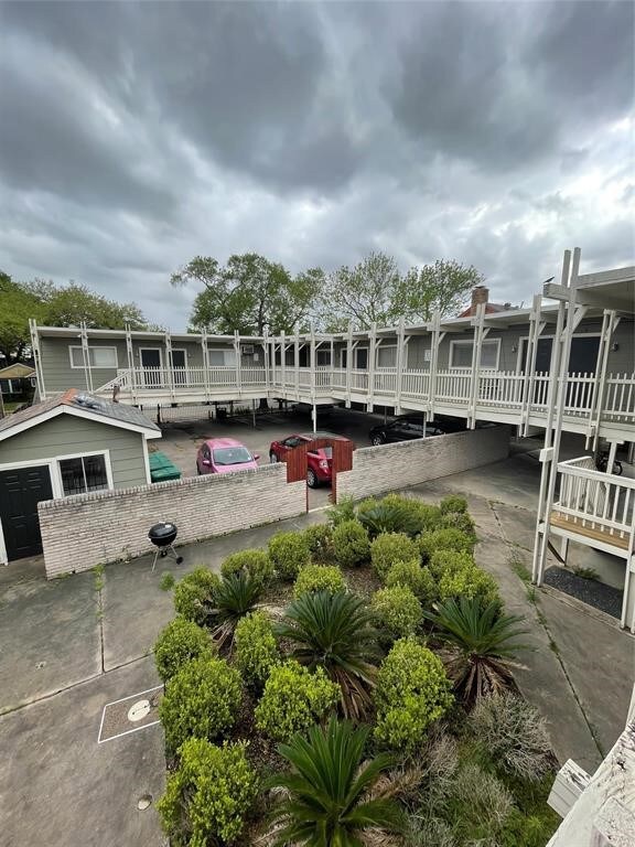 Gated courtyard style community