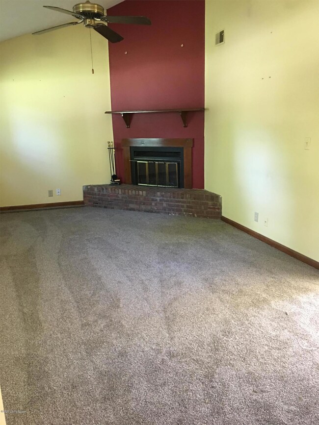 7706 Apple Valley Dr, Louisville, KY 40228 - photo 2