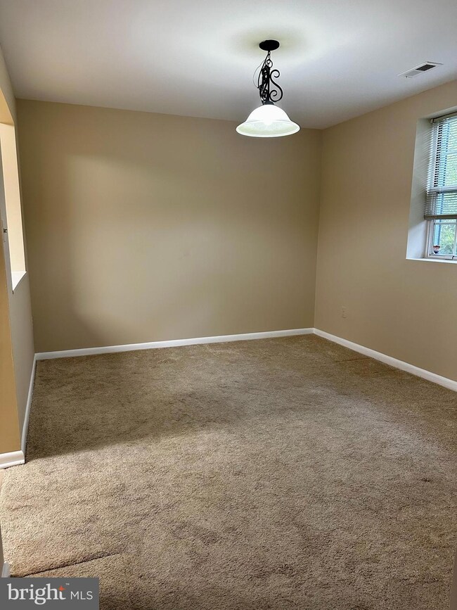 106 Castletown Rd unit 102, Lutherville Timonium, MD 21093 - photo 5