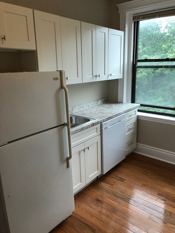 52 Charlesgate E unit 173, Boston, MA 02215 - photo 2