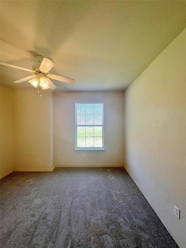 126 Sunburst Ct, Weatherford, TX 76087 - photo 6