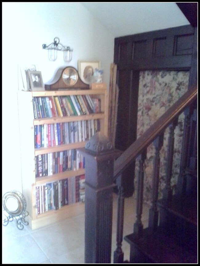 The foyer and beginning of staircase