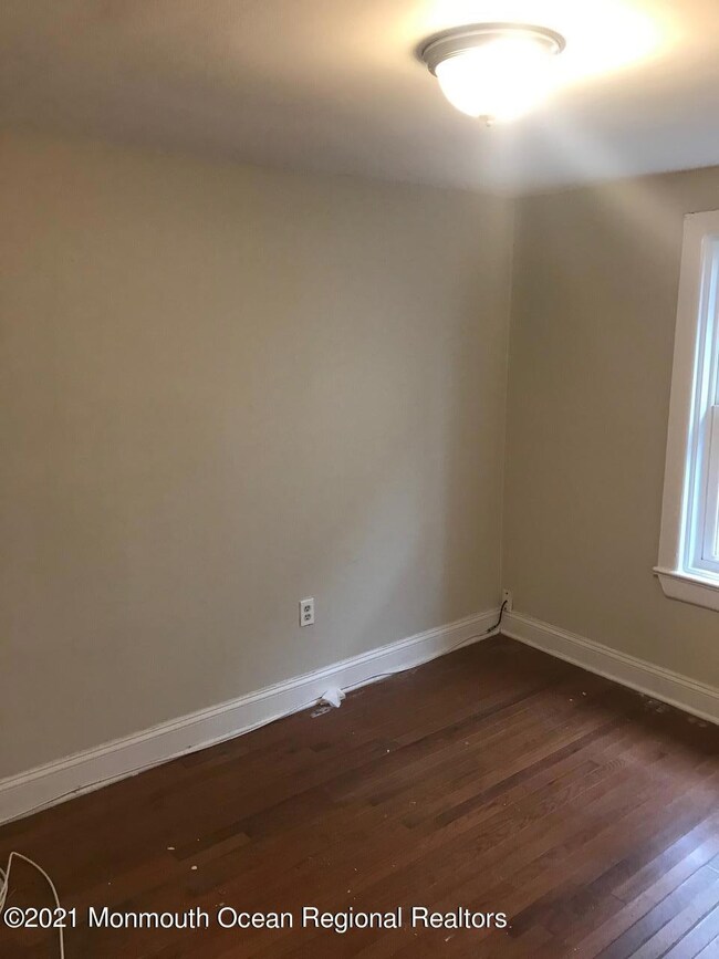 Pre rent photo bedroom