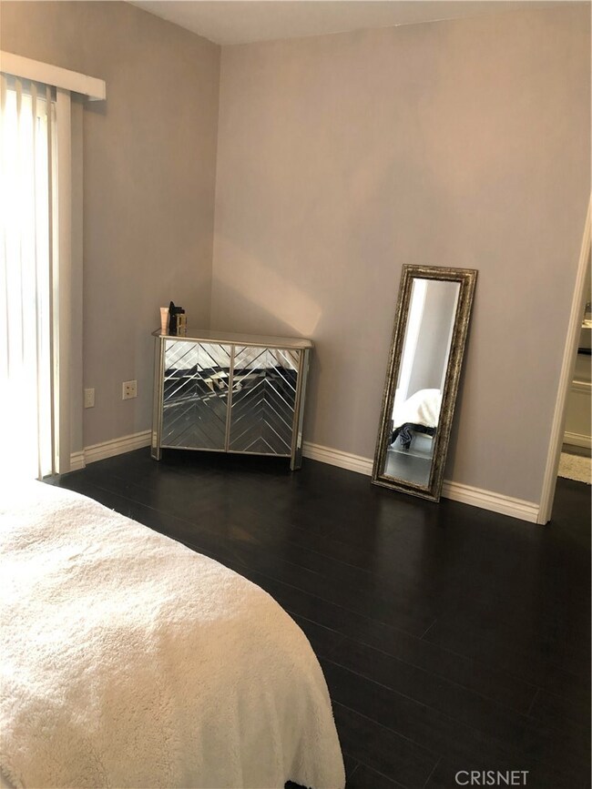 5250 Premiere Hills Cir unit 102, Woodland Hills, CA 91364 - photo 7