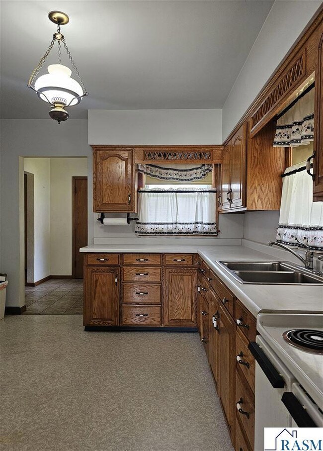 806 N Payne St, New Ulm, MN 56073 - photo 7