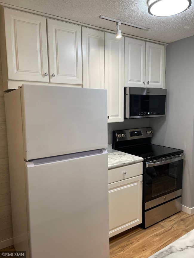 2800 Hillsboro Ave N unit 105, New Hope, MN 55427 - photo 3