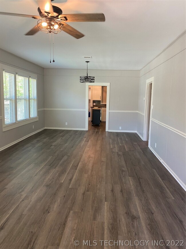 130 G St SW, Ardmore, OK 73401 - photo 2