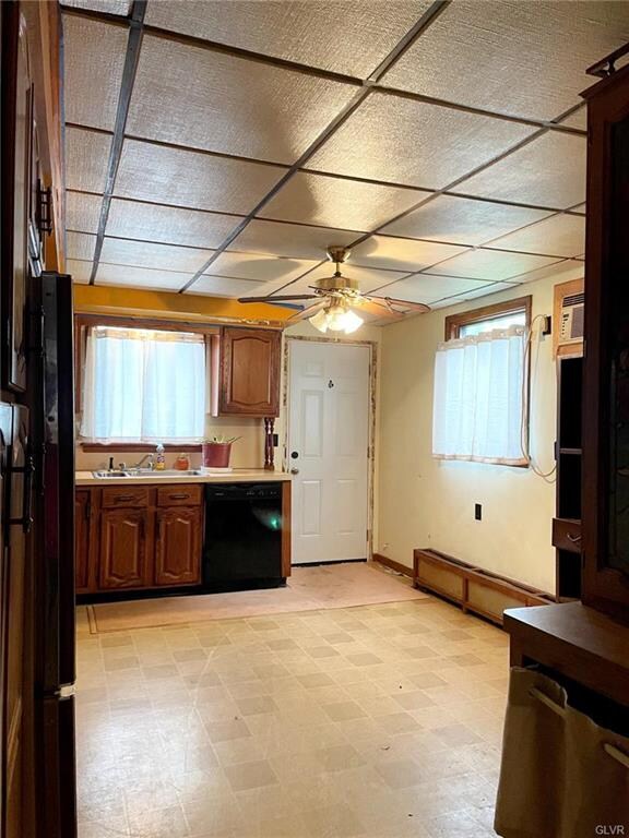 339 W Patterson St, Lansford, PA 18232 - photo 4