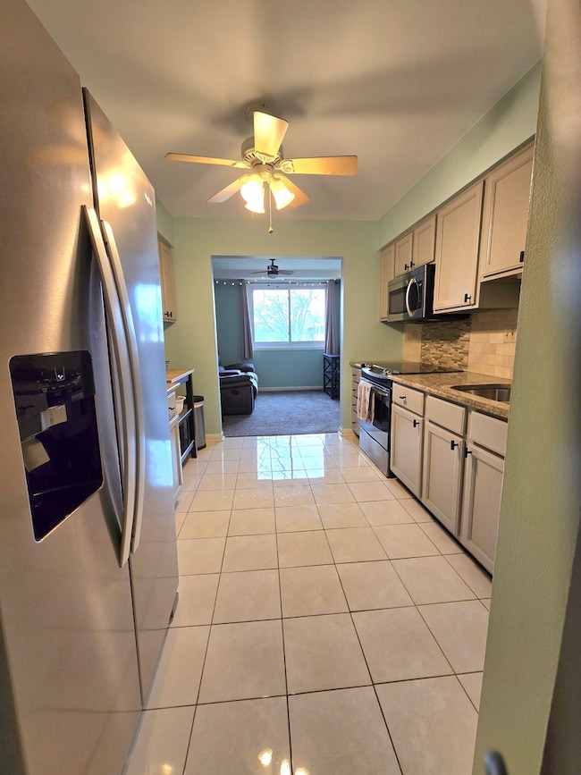 470 Raintree Ct unit 3L, Glen Ellyn, IL 60137 - photo 7