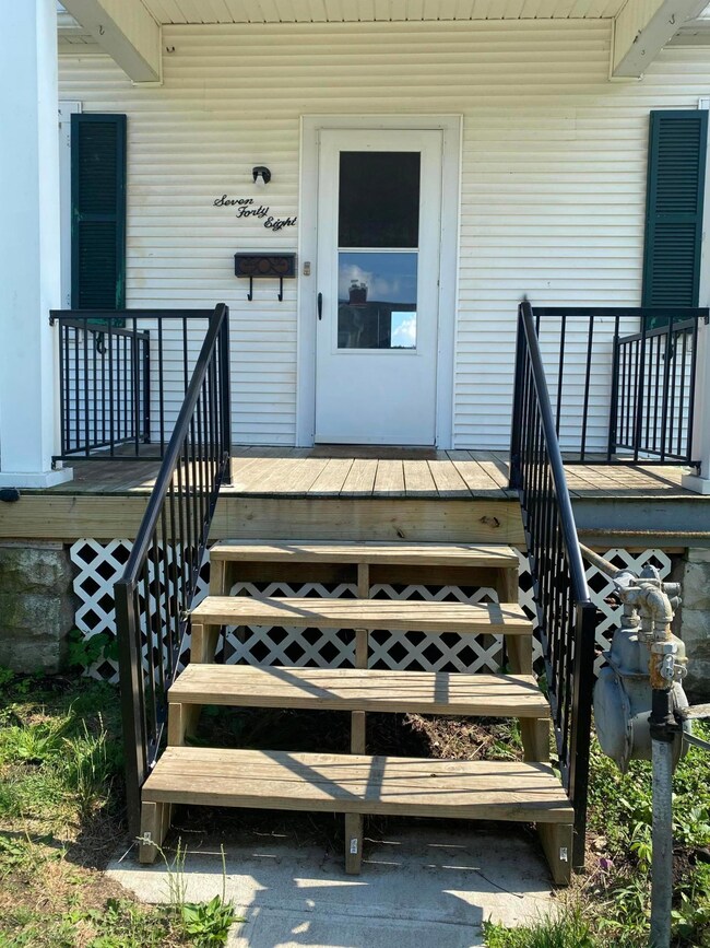 748 E Chestnut St, Lancaster, OH 43130 - photo 2