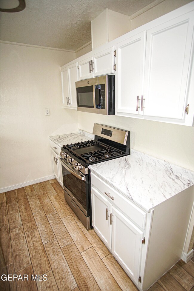 601 Lafayette Dr unit 4, El Paso, TX 79915 - photo 6