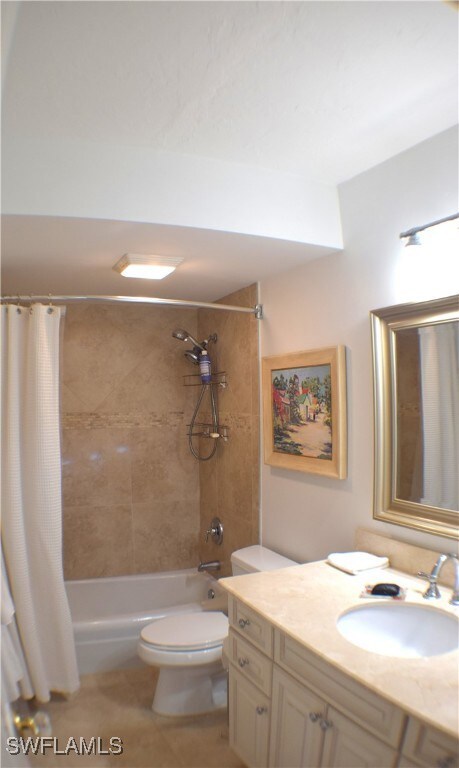 Guest bathroom with vanity, shower / bathtub combi