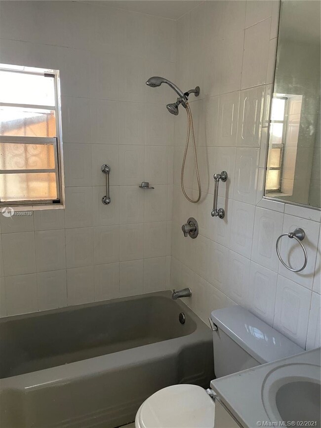 unlisted-address, Hallandale Beach, FL 33009 - photo 4