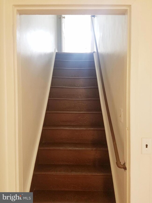 339 Mulberry St, Reading, PA 19604 - photo 5