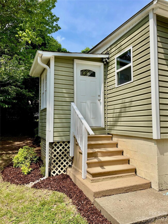 22 White Ave, Asheville, NC 28803 - photo 2