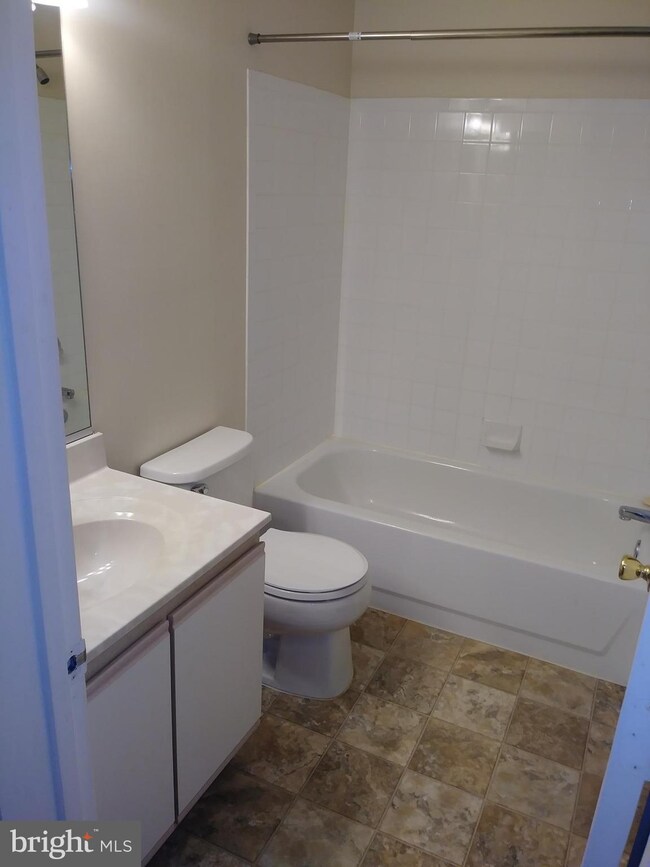 6275 Sandpiper Ct, Elkridge, MD 21075 - photo 2