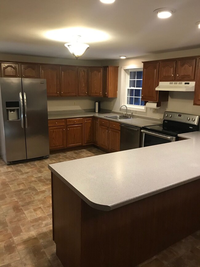 72 Robert Rogers Rd, Dunbarton, NH 03046 - photo 2