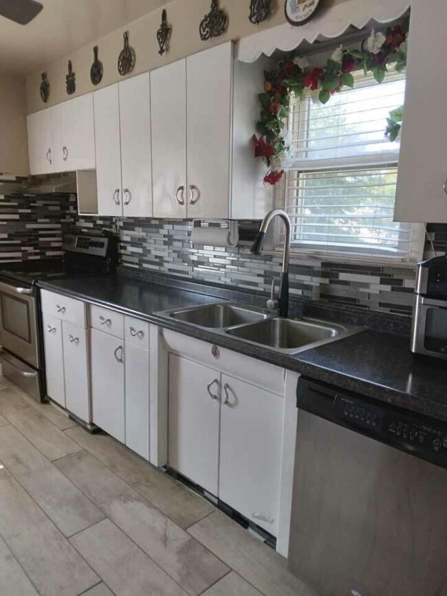 736 1/2 E Allen St, Lancaster, OH 43130 - photo 5