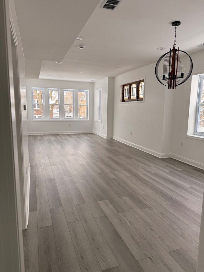 2101 Gunderson Ave unit 2, Berwyn, IL 60402 - photo 7