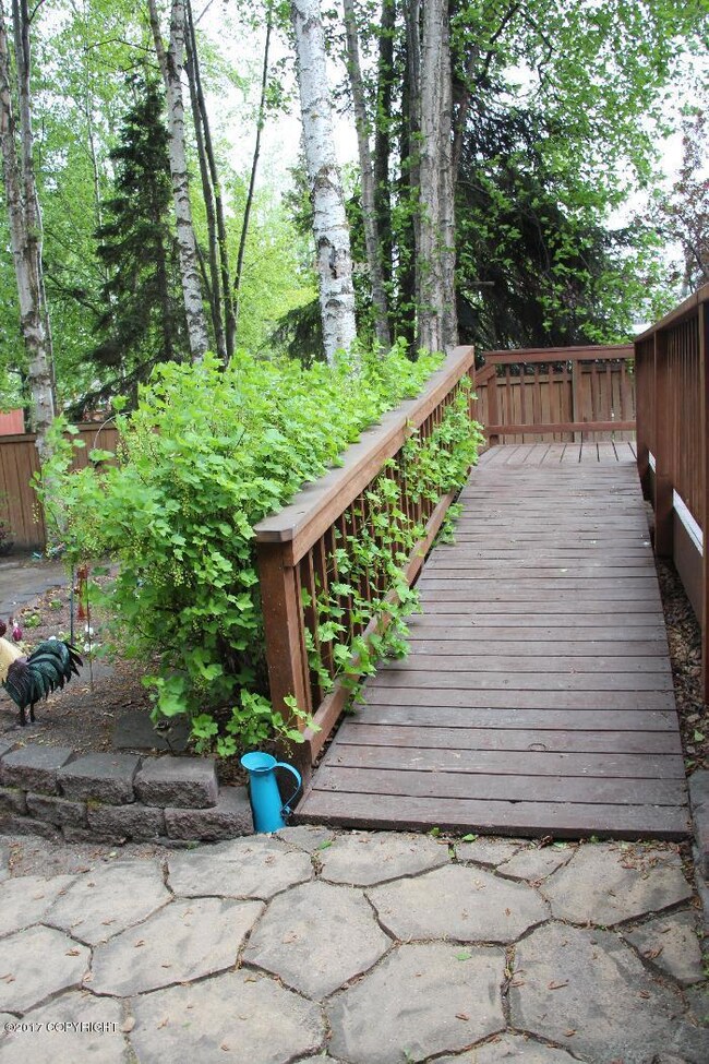 Deck ramp