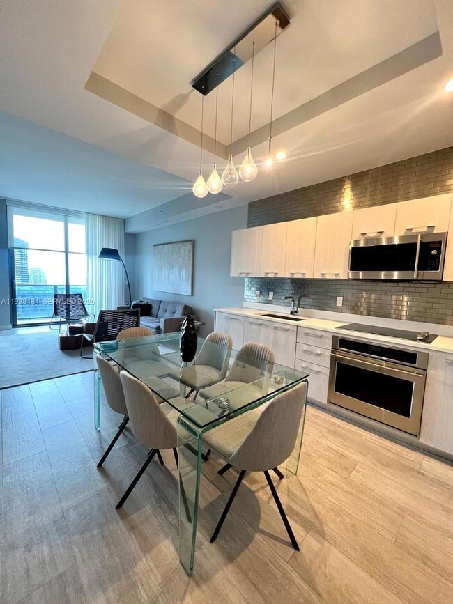 55 SW 9th St unit 4205, Miami, FL 33130 - photo 5