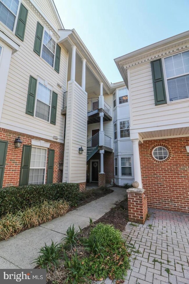 25280 Lake Shore Square unit 304, Chantilly, VA 20152 - photo 4