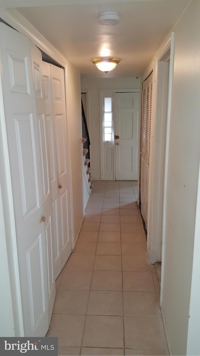 12185 Dove Cir, Laurel, MD 20708 - photo 6