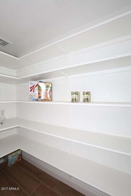 Kitchen-Walk-in Pantry