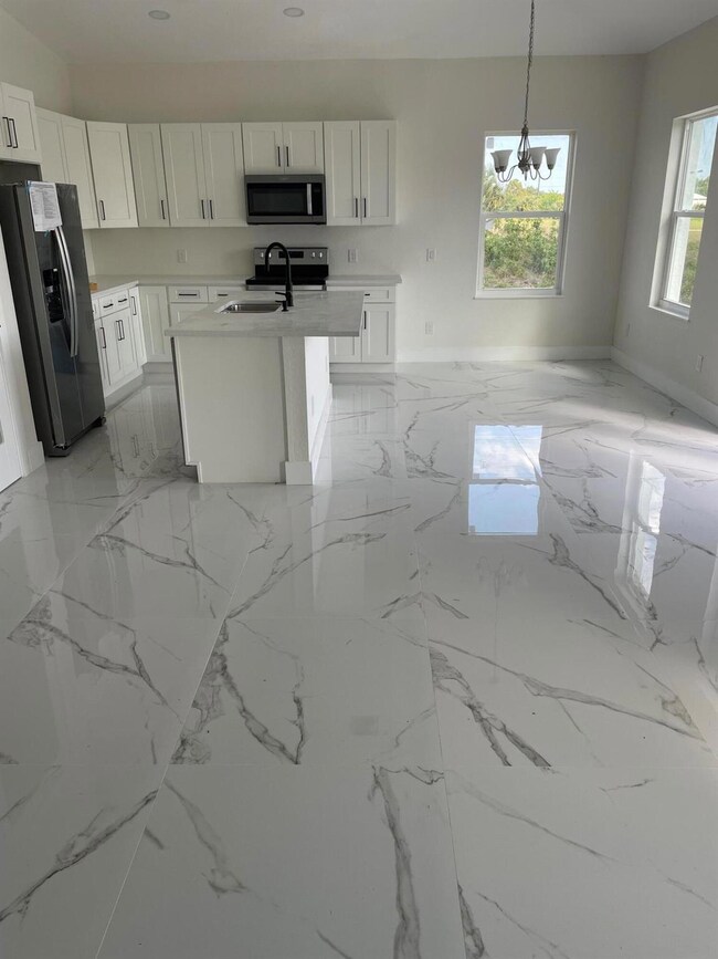 115 Lansing Cir unit 11, Labelle, FL 33935 - photo 6