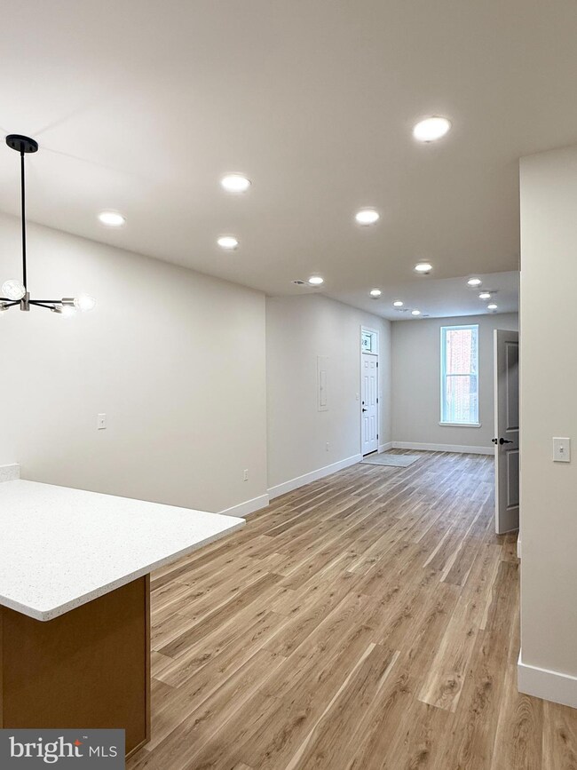 151 N York St unit D1, Pottstown, PA 19464 - photo 6