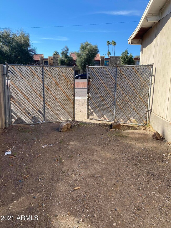 9253 N 19th Ave, Phoenix, AZ 85021 - photo 3