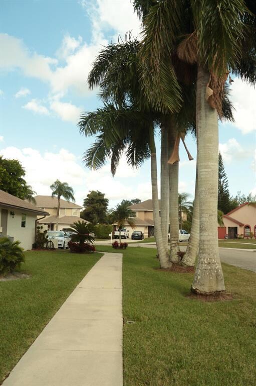 22679 Pickerel Cir, Boca Raton, FL 33428 - photo 3