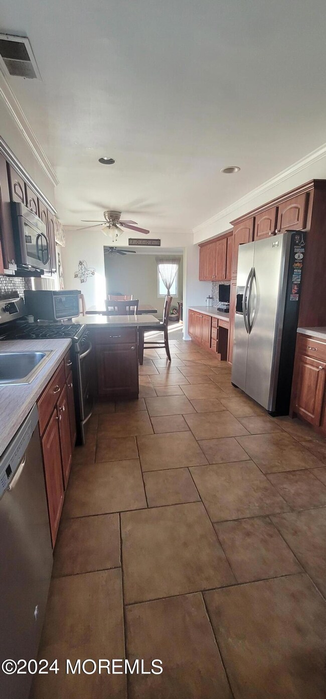 Kitchen (2)