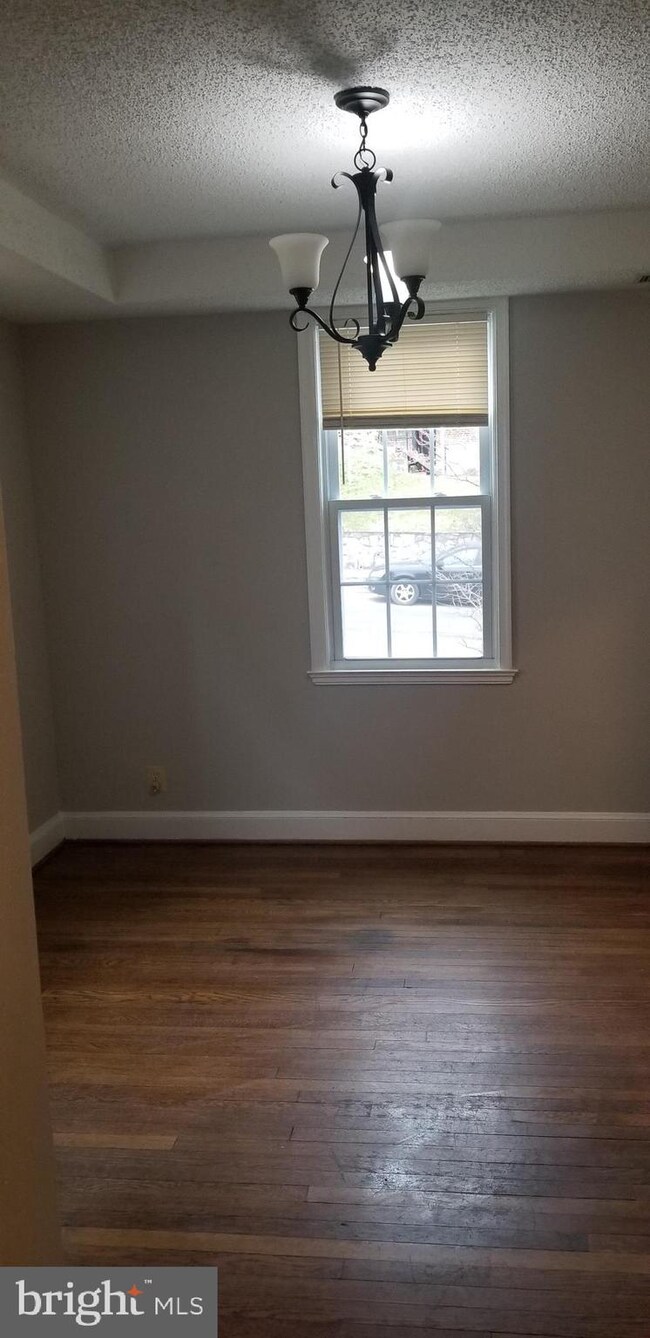 2820 R St SE unit 1, Washington, DC 20020 - photo 2
