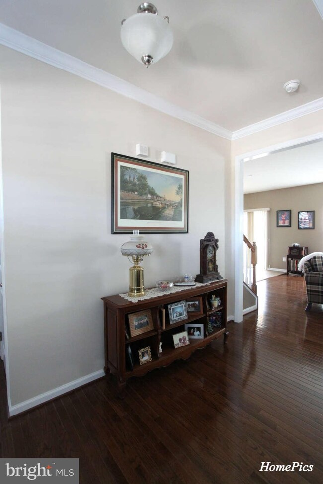 1143 Sassafras Cir, Sykesville, MD 21784 - photo 4