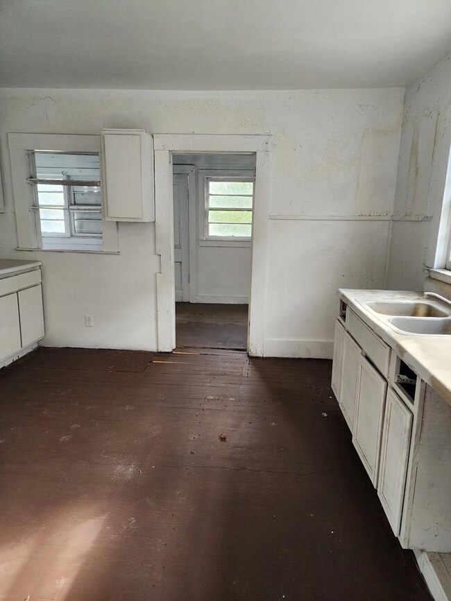 714 W Altamaha St, Fitzgerald, GA 31750 - photo 3